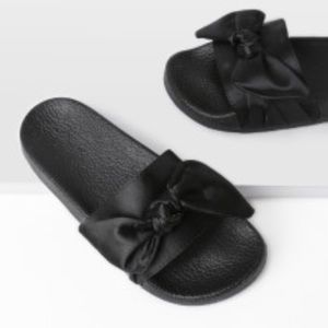 Satin bow tie slides